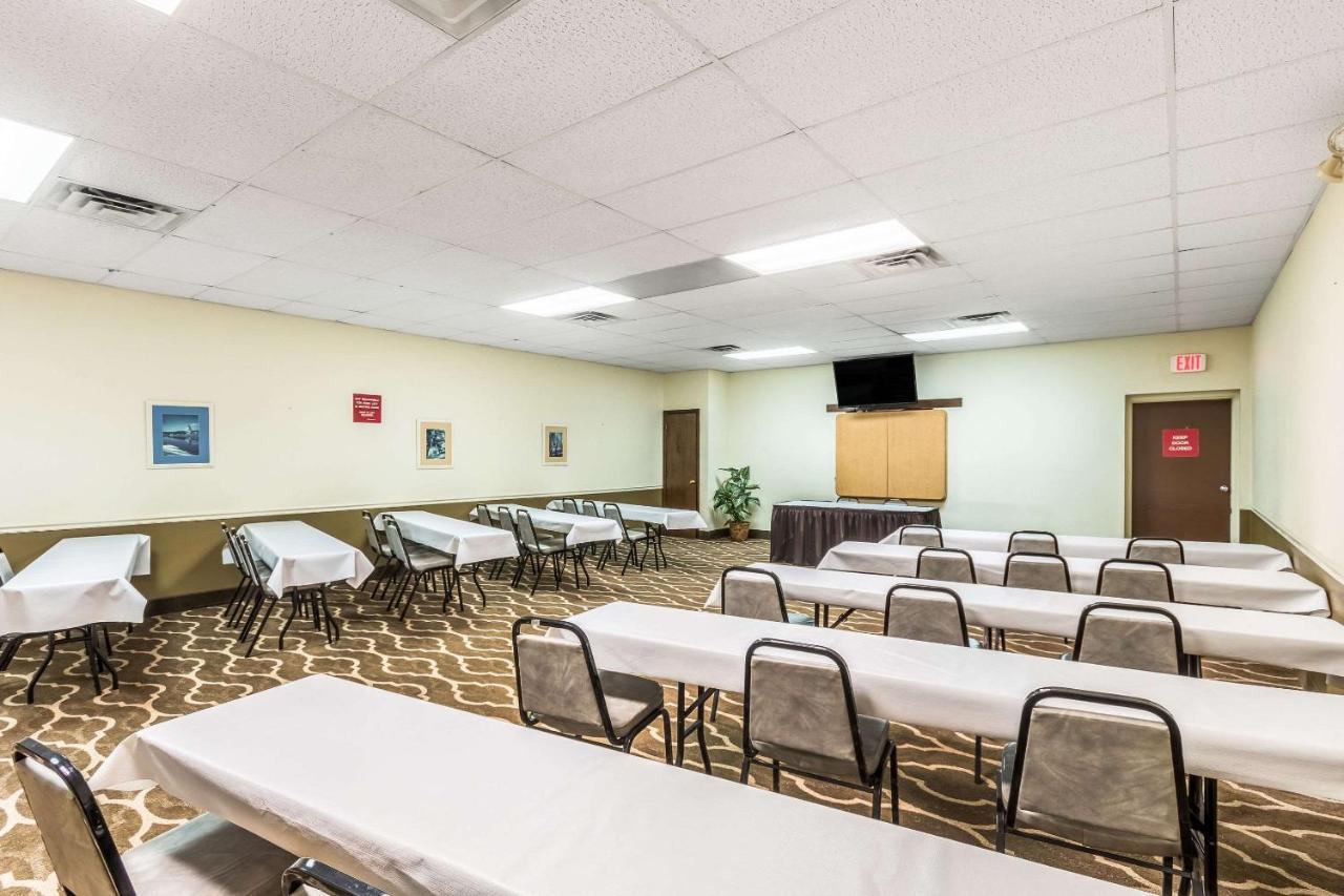 Econo Lodge Beckley Exterior photo