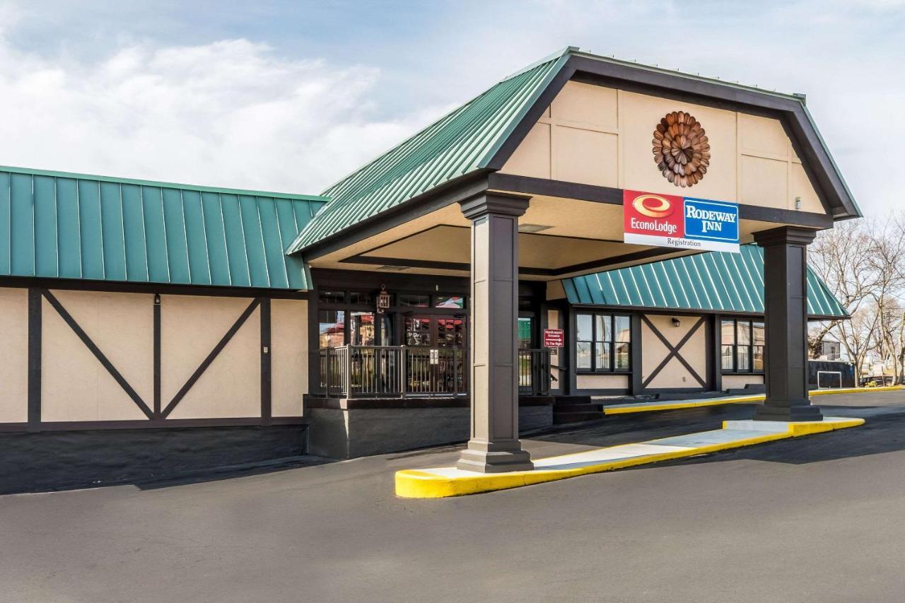 Econo Lodge Beckley Exterior photo